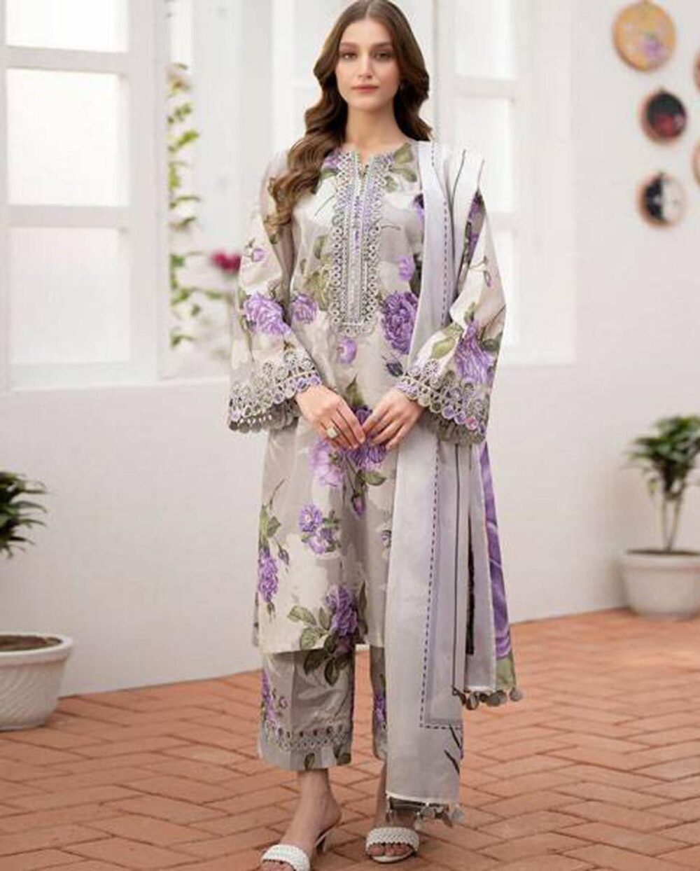 Baroque karandi 3 piece printed unstitched suit with printed dupatta – Code 5026